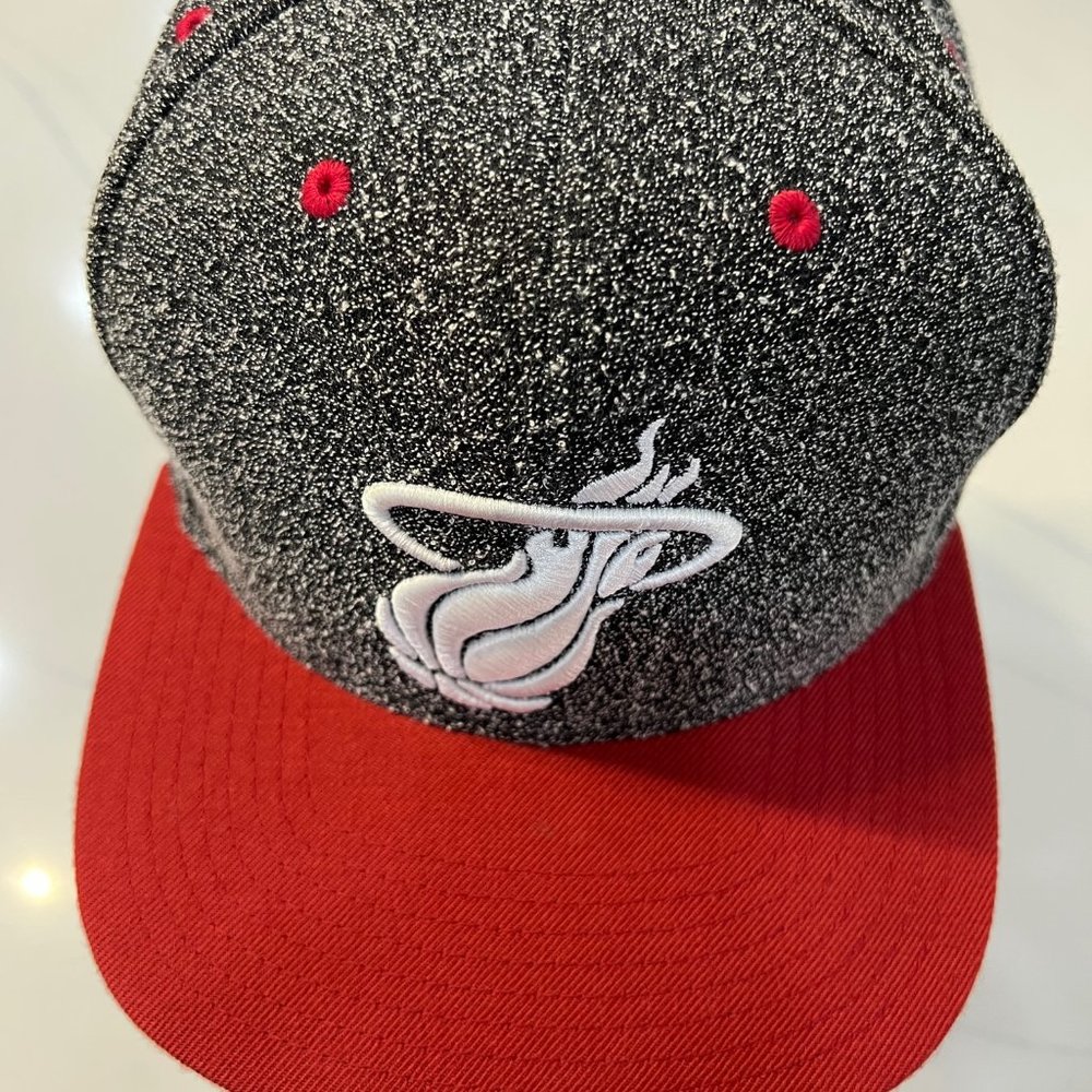 Mitchell & Ness Miami Heat Hat Cap Men's Snap Back Red & Gray NBA Basketball